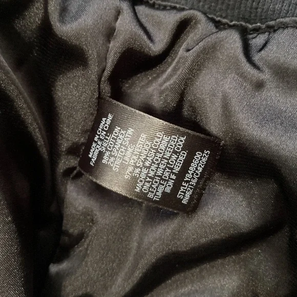 🔹GUESS🔹GREAT CONDITION - Picture 8 of 8